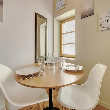 Apartment Lovely Renovated Terrace - Mobility Lease